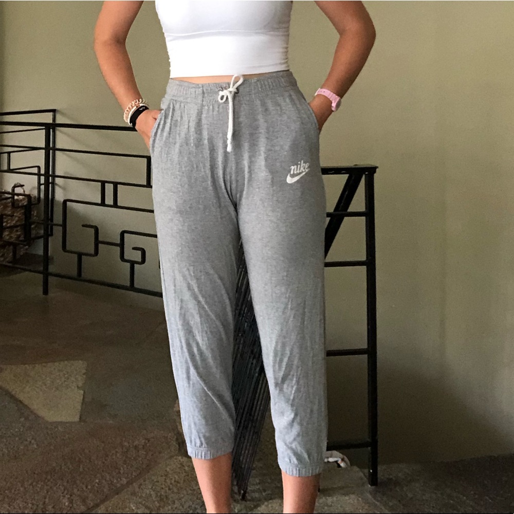 NIKE cropped sweats